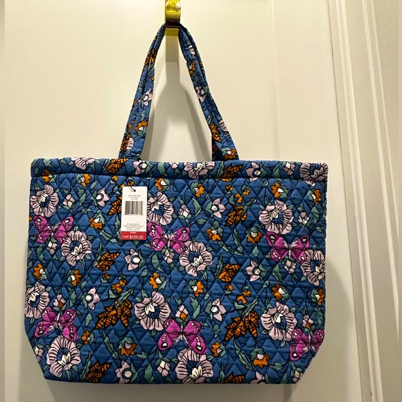 Vera Bradley East West Tote NWT - Picture 1 of 7